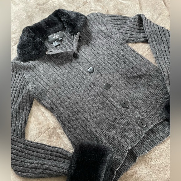 Nina Charles accent sweater - Picture 11 of 12